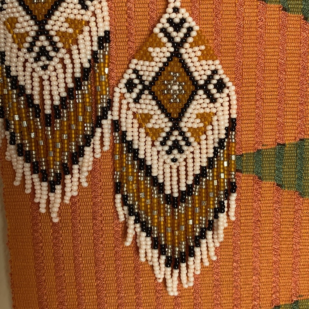Seed bead earrings - Picture 3 of 4